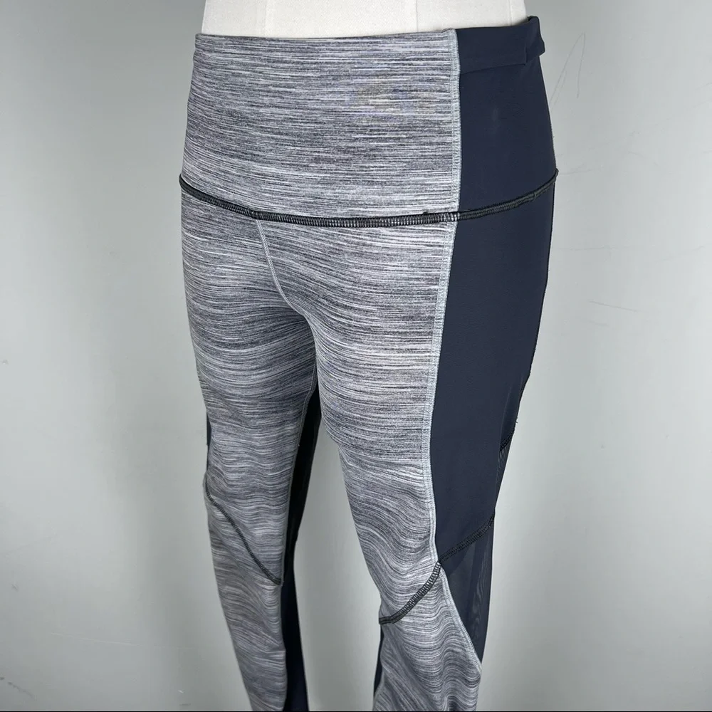 Like New-Lululemon Grey Striped Mesh Running Leggings with Zipper Pocket Size 8 - Picture 3 of 14